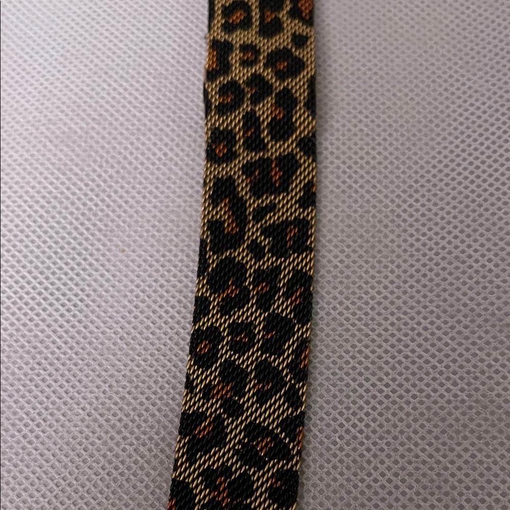 Leopard Pattern Watch Band - Picture 2 of 4